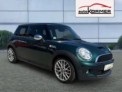 British racing green metallic Gebraucht 2009 Mini John Cooper Works Kleinwagen | 5.990 € (Superpreis)