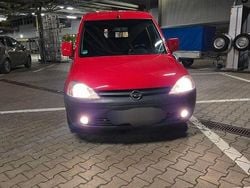 Rot Gebraucht 2010 Opel Combo Van / Kleinbus | 4.990 € (Etwas zu teuer)