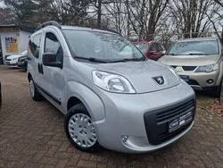 Grau Gebraucht 2013 Peugeot Bipper Van / Kleinbus | 8.249 € (Teuer)