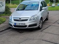 Silber Gebraucht 2005 Opel Zafira Van / Kleinbus | 2.200 € (Teuer)
