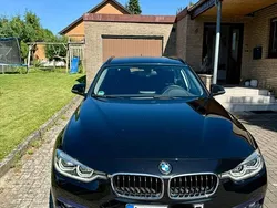 Schwarz Gebraucht 2018 BMW 318 Sport Line Kombi | 15.200 € (Fairer Preis)