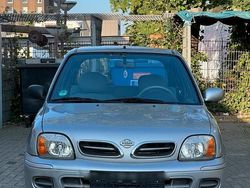 Silber Gebraucht 2001 Nissan Micra Kleinwagen | 1.600 € (Fairer Preis)