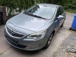 Silber Gebraucht 2012 Opel Astra Selection Limousine | 3.550 € (Guter Preis)