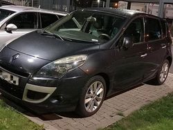 Andere farben Gebraucht 2011 Renault Scénic III Van / Kleinbus | 5.600 €