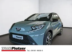 209) (gruen Neu 2025 Toyota Aygo Team Kleinwagen | 20.980 €