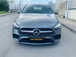 Grau Gebraucht 2019 Mercedes B180 AMG Van / Kleinbus | 24.990 € (Fairer Preis)