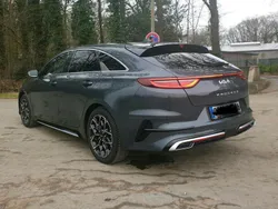 Grau Gebraucht 2022 Kia ProCeed GT GT-Line Kleinwagen | 20.950 €