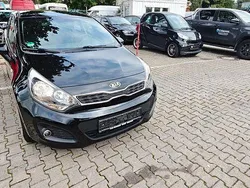 Schwarz Gebraucht 2014 Kia Rio FIFA World Cup Edition Limousine | 3.450 € (Superpreis)