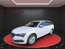 Moon weiß perleffekt Gebraucht 2024 Skoda Superb Style Kombi | 35.790 € (Superpreis)