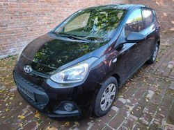 Schwarz Gebraucht 2016 Hyundai i10 Classic Kleinwagen | 4.190 € (Superpreis)