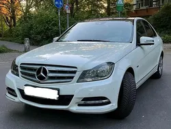 Weiß Gebraucht 2011 Mercedes 220 Limousine | 9.000 €