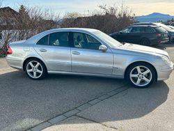 Silber Gebraucht 2004 Mercedes E320 Elegance Limousine | 7.900 €