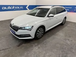 Weiß Gebraucht 2022 Skoda Superb Kombi | 26.499 € (Fairer Preis)