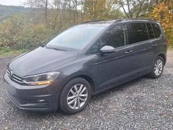 Grau Gebraucht 2018 VW Touran Comfortline Van / Kleinbus | 12.500 € (Fairer Preis)