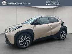 Ginger beige metallic/dach mysti Neu 2025 Toyota Aygo Kleinwagen | 20.790 €