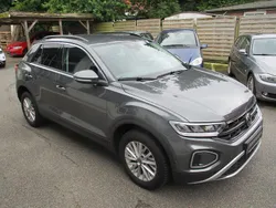 Grau Gebraucht 2024 VW T-Roc Life SUV | 23.290 € (Fairer Preis)