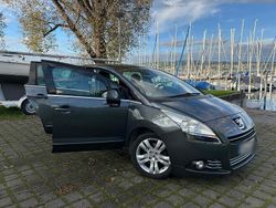 Grau Gebraucht 2010 Peugeot 5008 Platinum Kombi | 4.800 € (Teuer)