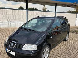 Schwarz Gebraucht 2007 Seat Alhambra Van / Kleinbus | 2.500 € (Fairer Preis)