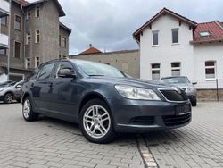 Grau Gebraucht 2011 Skoda Octavia Classic Kombi | 3.990 € (Guter Preis)