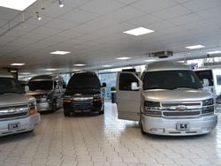 Silber Gebraucht 2014 Chevrolet Express Van / Kleinbus | 64.900 €