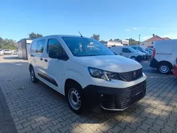 Blanc banquise Gebraucht 2021 Peugeot Partner Van / Kleinbus | 21.901 €