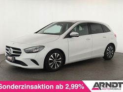 Digitalweiß Gebraucht 2021 Mercedes B180 Progressive Van / Kleinbus | 26.484 € (Teuer)