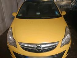 Gelb Gebraucht 2011 Opel Corsa Kleinwagen | 3.000 € (Guter Preis)