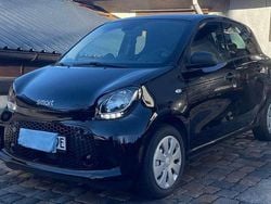 Schwarz Gebraucht 2022 Smart ForFour Electric Drive Limousine | 10.500 € (Fairer Preis)