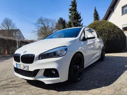 Weiß Gebraucht 2016 BMW 220 Active Tourer M Sport Van / Kleinbus | 10.500 € (Fairer Preis)