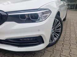 Weiß Gebraucht 2018 BMW 530 Sport Line Kombi | 23.990 € (Fairer Preis)
