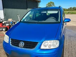 Blau Gebraucht 2004 VW Touran Van / Kleinbus | 1.650 € (Superpreis)