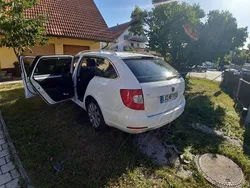 Weiß Gebraucht 2012 Skoda Superb Limousine | 4.999 € (Superpreis)