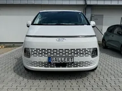 Weiß Gebraucht 2024 Hyundai Staria Trend Van | 42.990 € (Guter Preis)