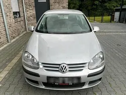 Silber Gebraucht 2004 VW Golf IV Kleinwagen | 2.500 € (Etwas zu teuer)