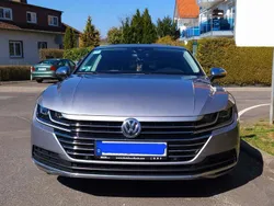 Silber Gebraucht 2018 VW Arteon Elegance Coupé | 25.300 € (Etwas zu teuer)