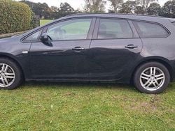 Schwarz Gebraucht 2014 Opel Astra Exklusiv Kombi | 2.800 € (Superpreis)