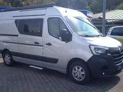 Silber Gebraucht 2024 Renault R4 Van | 59.990 €