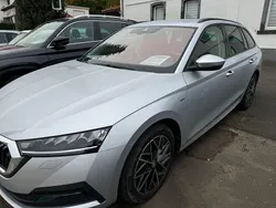 Silber Gebraucht 2020 Skoda Octavia Clever Kombi | 21.500 € (Fairer Preis)