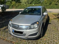Silber Gebraucht 2011 Opel Astra Kombi | 1.600 € (Fairer Preis)