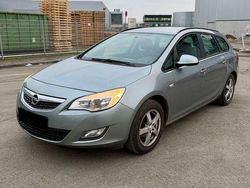 Silber Gebraucht 2012 Opel Astra Selection Kombi | 1.900 € (Guter Preis)