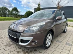 Braun Gebraucht 2010 Renault Scénic III Dynamique Van / Kleinbus | 2.999 € (Fairer Preis)