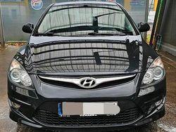 Schwarz Gebraucht 2011 Hyundai i30 Limousine | 4.499 € (Etwas zu teuer)
