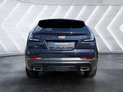 Grau Gebraucht 2022 Cadillac XT4 SUV | 51.704 € (Fairer Preis)