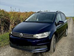 Blau Gebraucht 2019 VW Touran Comfortline Van / Kleinbus | 24.500 € (Fairer Preis)