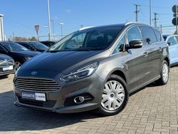 Grau Gebraucht 2017 Ford S-MAX Titanium Van / Kleinbus | 23.950 € (Teuer)
