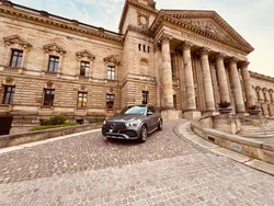 Grau Gebraucht 2021 Mercedes GLE53 AMG AMG SUV | 71.999 € (Etwas zu teuer)