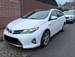 Weiß Gebraucht 2014 Toyota Auris Touring Sports Kombi | 7.600 € (Fairer Preis)