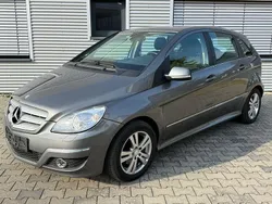 Grau Gebraucht 2009 Mercedes B200 Van / Kleinbus | 2.950 € (Fairer Preis)