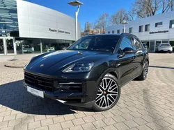 Chromitschwarzmetallic Gebraucht 2024 Porsche Cayenne SUV | 121.750 € (Guter Preis)