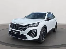 Weiss Gebraucht 2025 Peugeot 2008 SUV | 24.590 € (Etwas zu teuer)